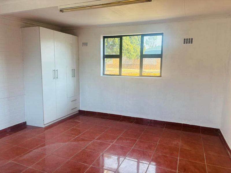 1 Bedroom Property for Sale in Florida Lake Gauteng