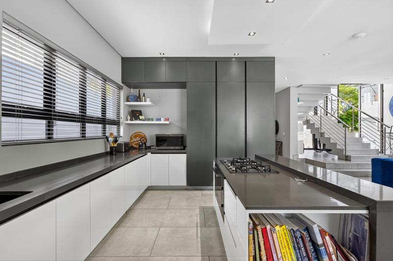 To Let 4 Bedroom Property for Rent in Bryanston Gauteng