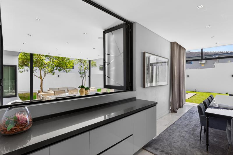 To Let 4 Bedroom Property for Rent in Bryanston Gauteng