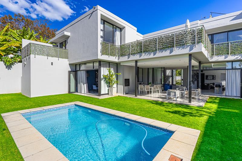 To Let 4 Bedroom Property for Rent in Bryanston Gauteng