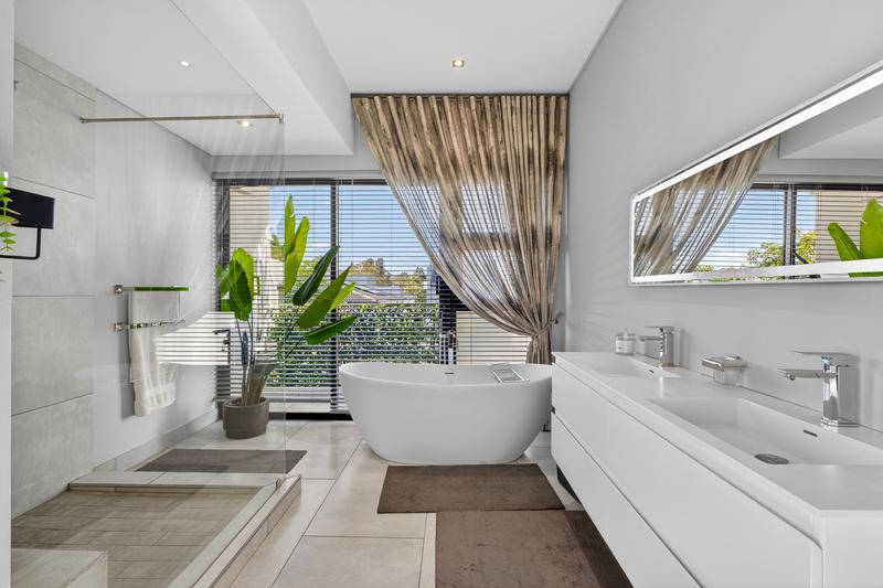 To Let 4 Bedroom Property for Rent in Bryanston Gauteng
