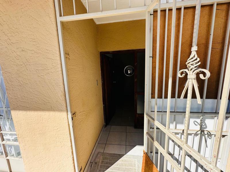 7 Bedroom Property for Sale in Fairwood Gauteng