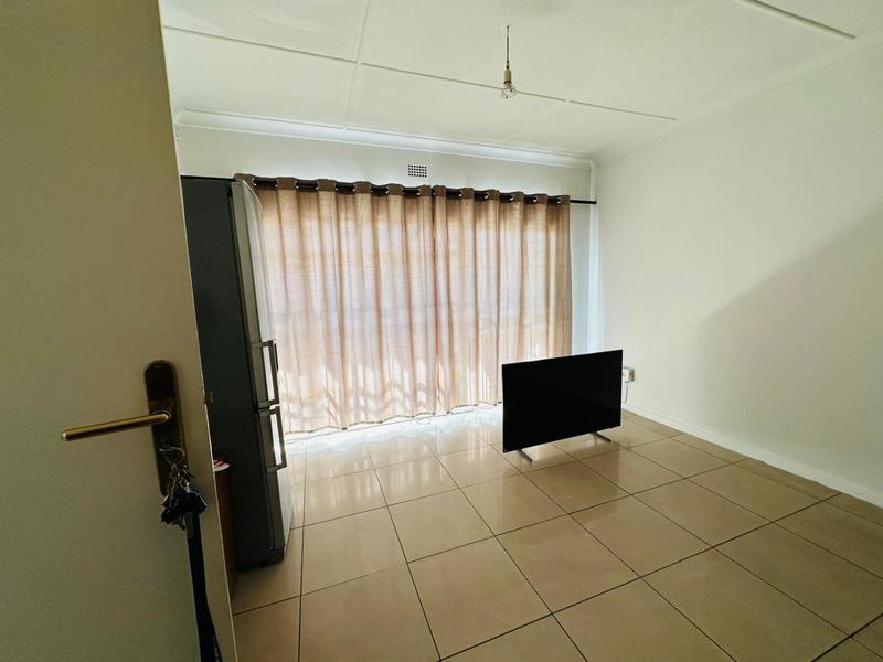 7 Bedroom Property for Sale in Fairwood Gauteng
