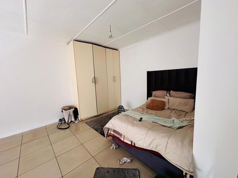 7 Bedroom Property for Sale in Fairwood Gauteng