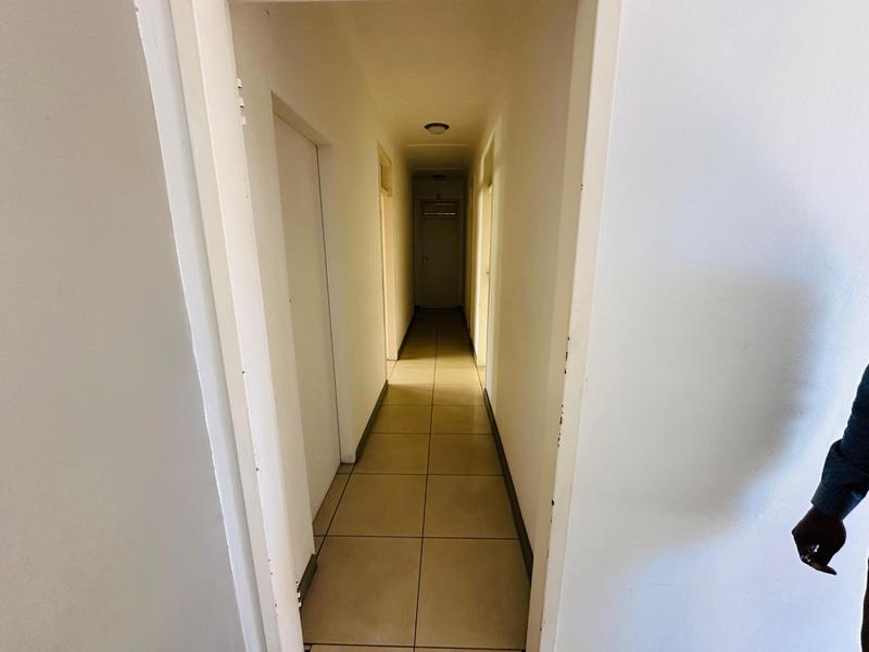 7 Bedroom Property for Sale in Fairwood Gauteng
