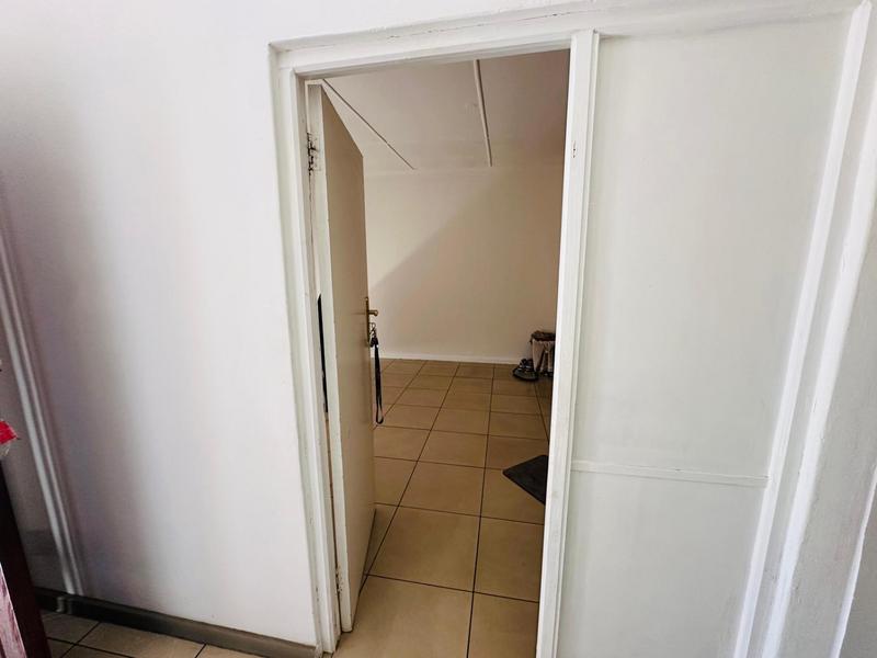 7 Bedroom Property for Sale in Fairwood Gauteng