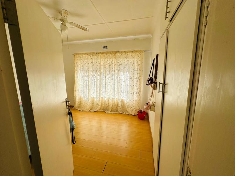 7 Bedroom Property for Sale in Fairwood Gauteng