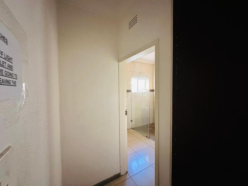7 Bedroom Property for Sale in Fairwood Gauteng