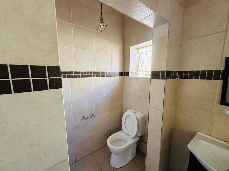 7 Bedroom Property for Sale in Fairwood Gauteng