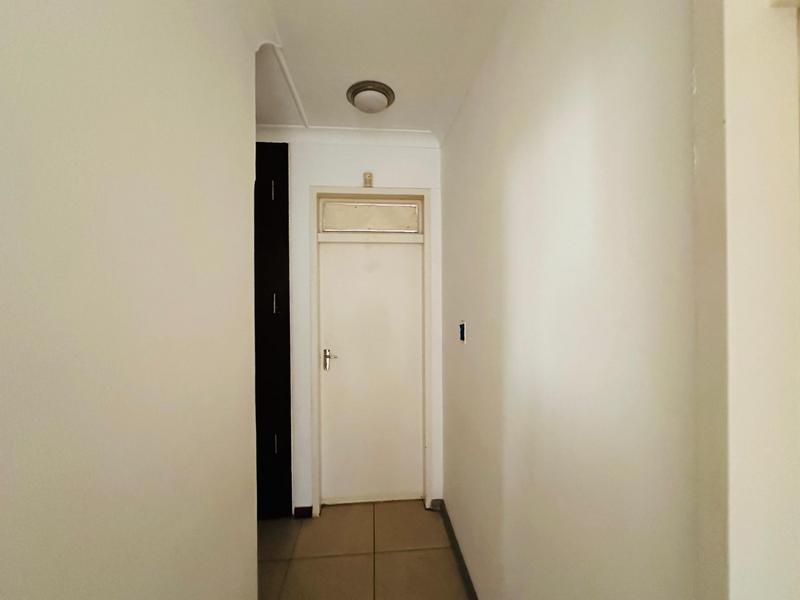 7 Bedroom Property for Sale in Fairwood Gauteng