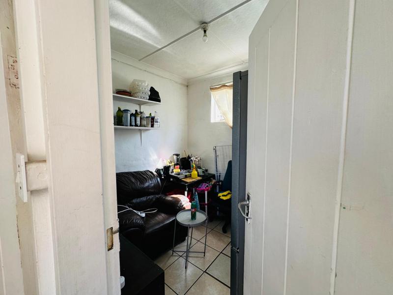 7 Bedroom Property for Sale in Fairwood Gauteng