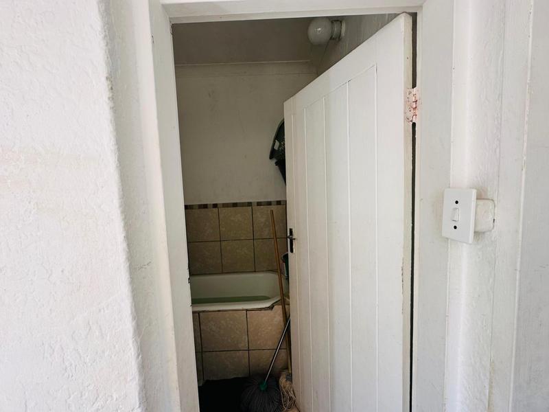 7 Bedroom Property for Sale in Fairwood Gauteng