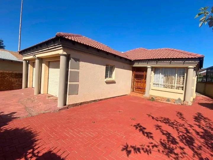 3 Bedroom Property for Sale in Mofolo South Gauteng