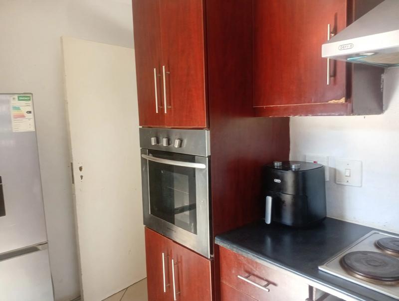 2 Bedroom Property for Sale in Protea Glen Gauteng