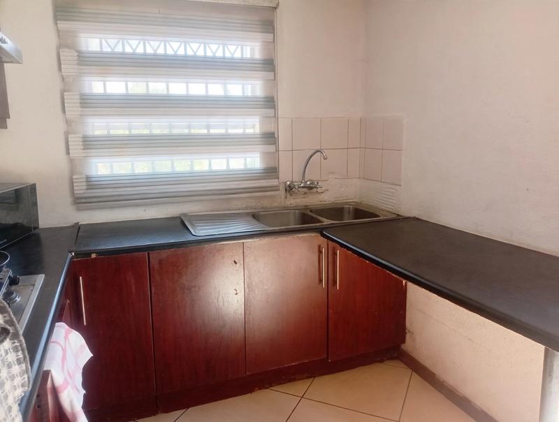 2 Bedroom Property for Sale in Protea Glen Gauteng