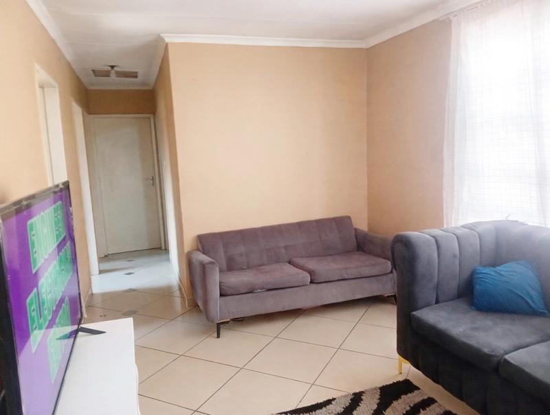 2 Bedroom Property for Sale in Protea Glen Gauteng