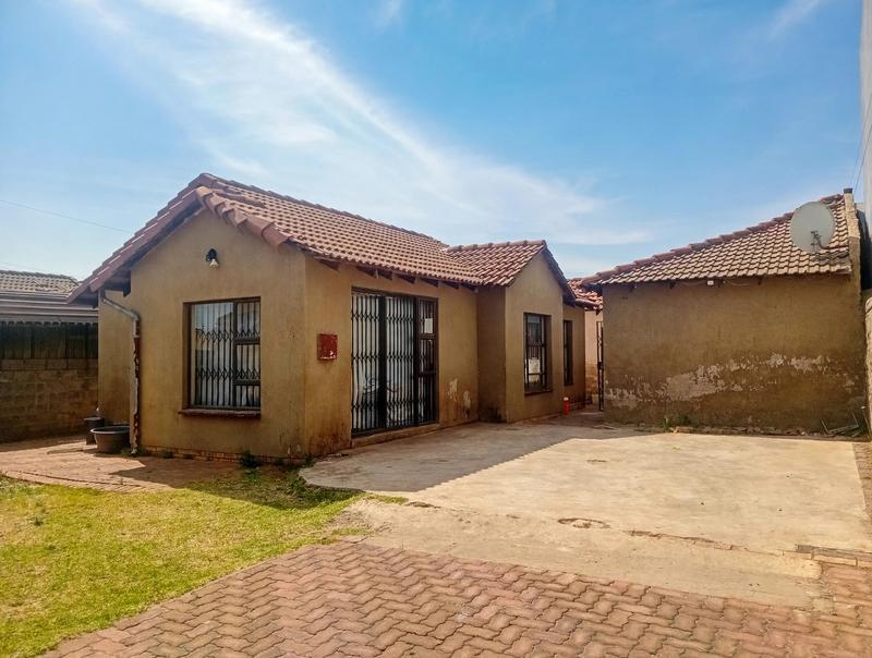 2 Bedroom Property for Sale in Protea Glen Gauteng
