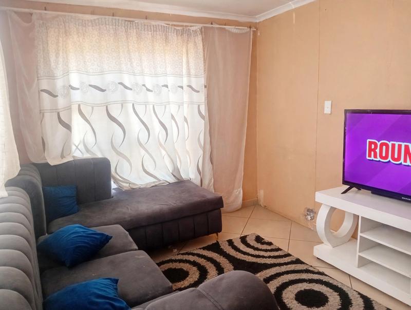 2 Bedroom Property for Sale in Protea Glen Gauteng