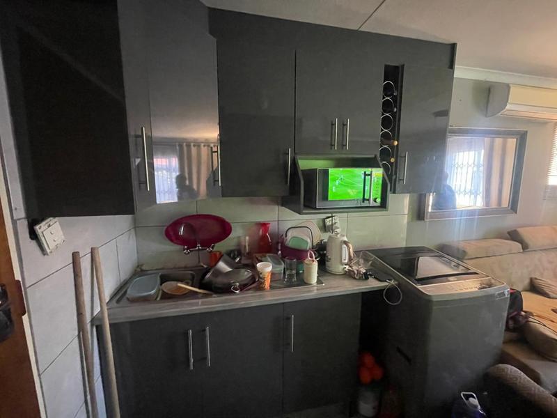 2 Bedroom Property for Sale in Palm Springs Gauteng