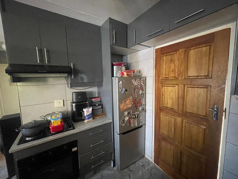2 Bedroom Property for Sale in Palm Springs Gauteng