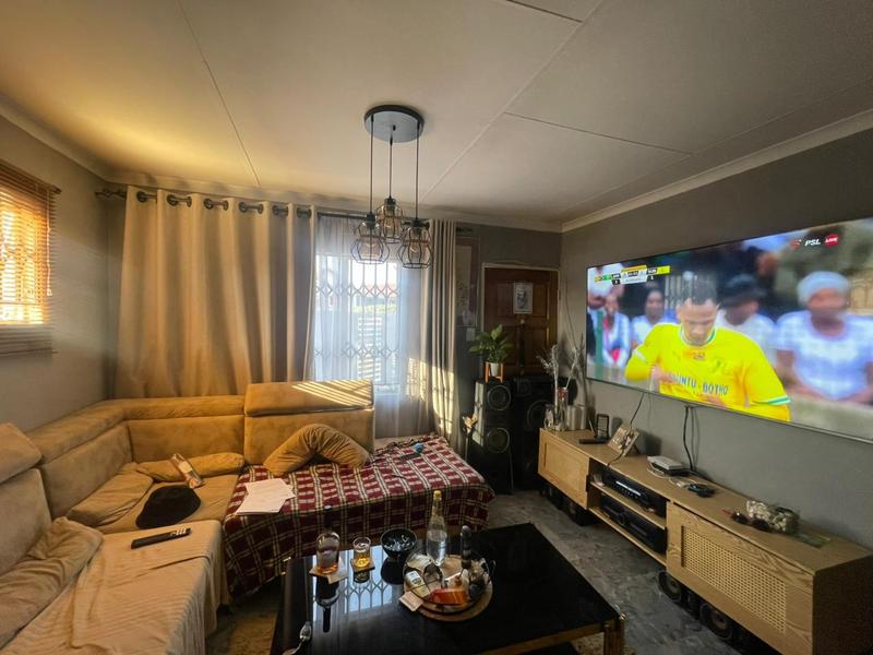 2 Bedroom Property for Sale in Palm Springs Gauteng