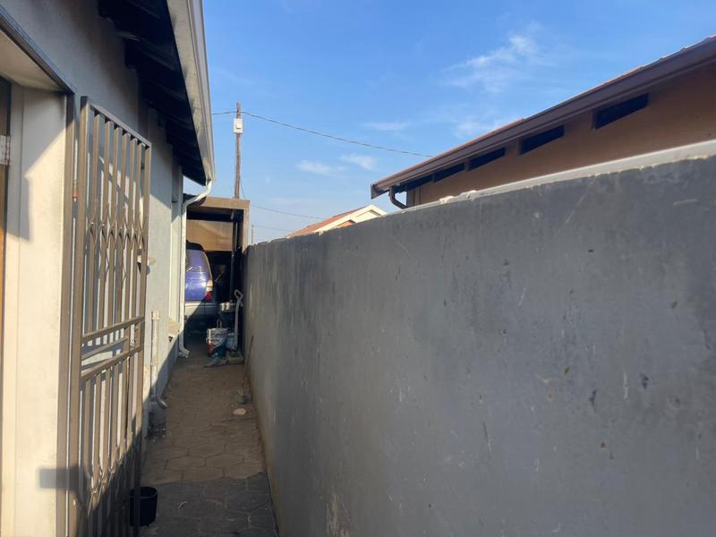 2 Bedroom Property for Sale in Palm Springs Gauteng