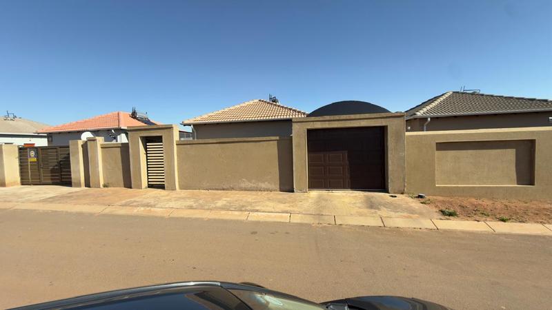 2 Bedroom Property for Sale in Lehae Gauteng