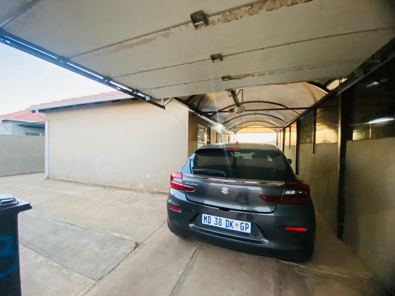 2 Bedroom Property for Sale in Lehae Gauteng