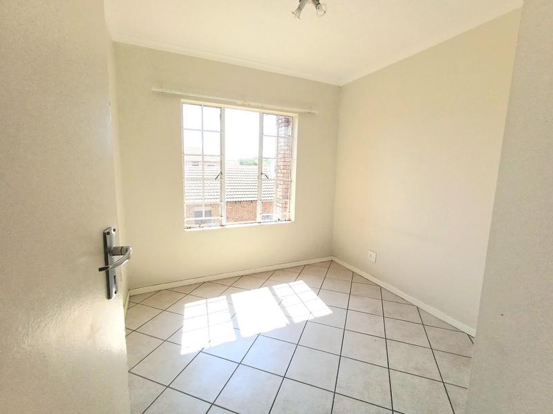 To Let 2 Bedroom Property for Rent in Monavoni Gauteng