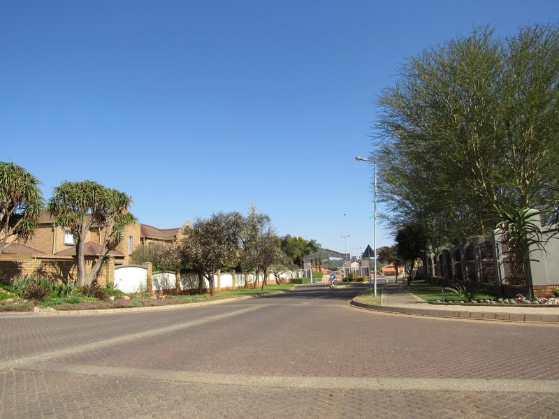 To Let 2 Bedroom Property for Rent in Equestria Gauteng