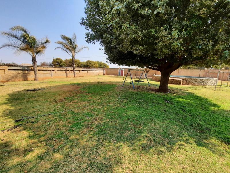 To Let 4 Bedroom Property for Rent in Rietvlei View Gauteng