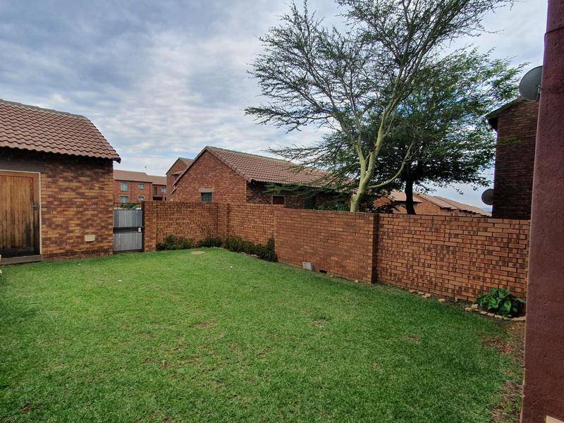 To Let 2 Bedroom Property for Rent in Mooikloof Ridge Gauteng