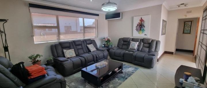 6 Bedroom Property for Sale in Lenasia Ext 9 Gauteng