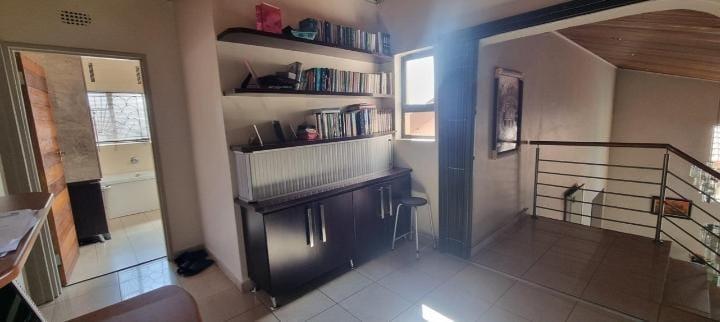 6 Bedroom Property for Sale in Lenasia Ext 9 Gauteng