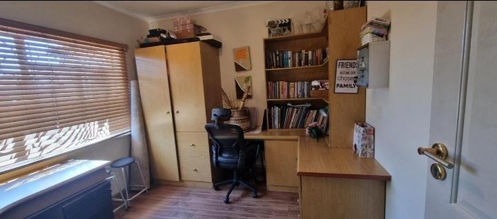 6 Bedroom Property for Sale in Lenasia Ext 9 Gauteng