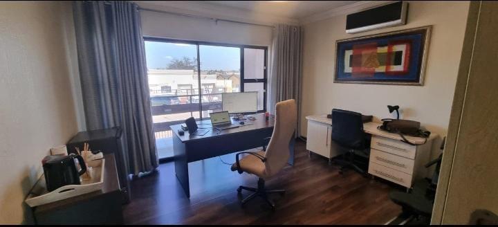 6 Bedroom Property for Sale in Lenasia Ext 9 Gauteng