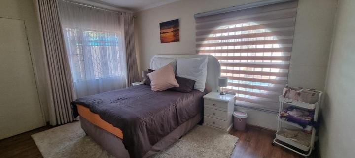 6 Bedroom Property for Sale in Lenasia Ext 9 Gauteng