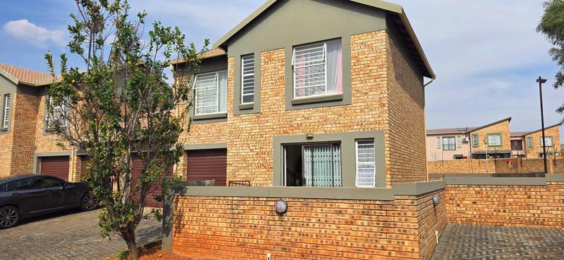 3 Bedroom Property for Sale in Wilgeheuwel Gauteng