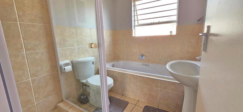 3 Bedroom Property for Sale in Wilgeheuwel Gauteng