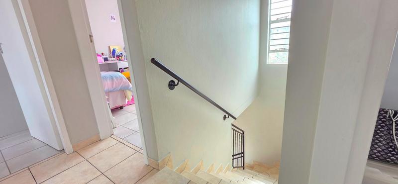 3 Bedroom Property for Sale in Wilgeheuwel Gauteng