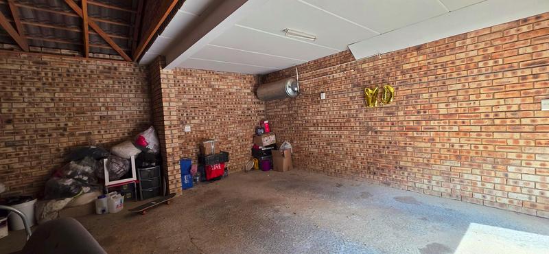 3 Bedroom Property for Sale in Wilgeheuwel Gauteng