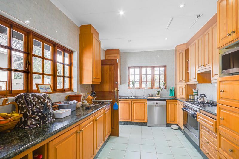 5 Bedroom Property for Sale in Bryanston Gauteng