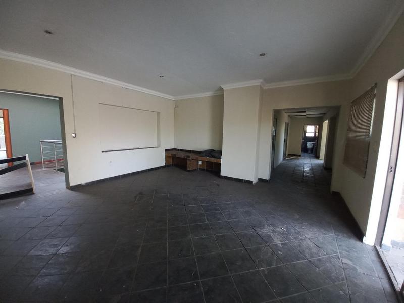 10 Bedroom Property for Sale in Raslouw A H Gauteng