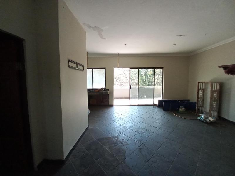 10 Bedroom Property for Sale in Raslouw A H Gauteng