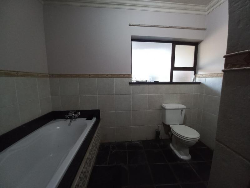 10 Bedroom Property for Sale in Raslouw A H Gauteng