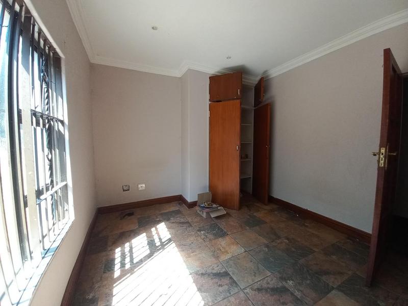 10 Bedroom Property for Sale in Raslouw A H Gauteng