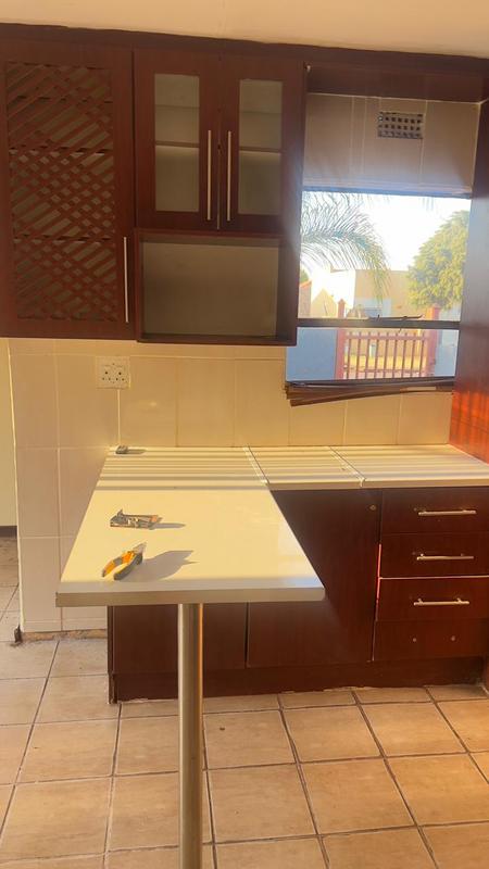To Let 2 Bedroom Property for Rent in The Orchards Gauteng