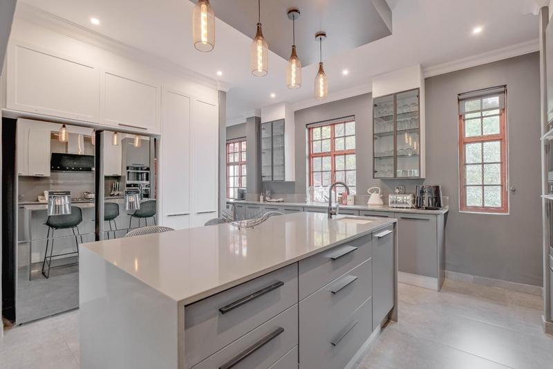 7 Bedroom Property for Sale in Moreleta Park Gauteng