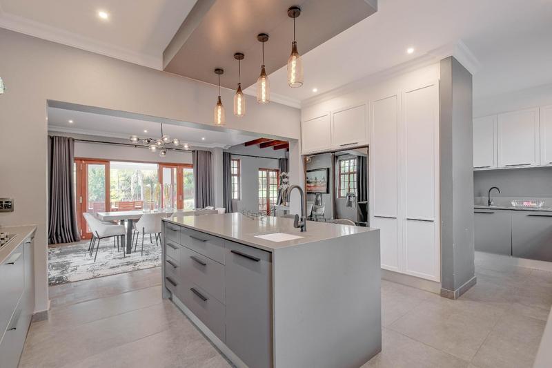7 Bedroom Property for Sale in Moreleta Park Gauteng