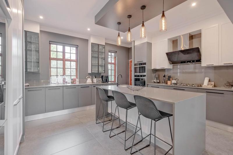 7 Bedroom Property for Sale in Moreleta Park Gauteng
